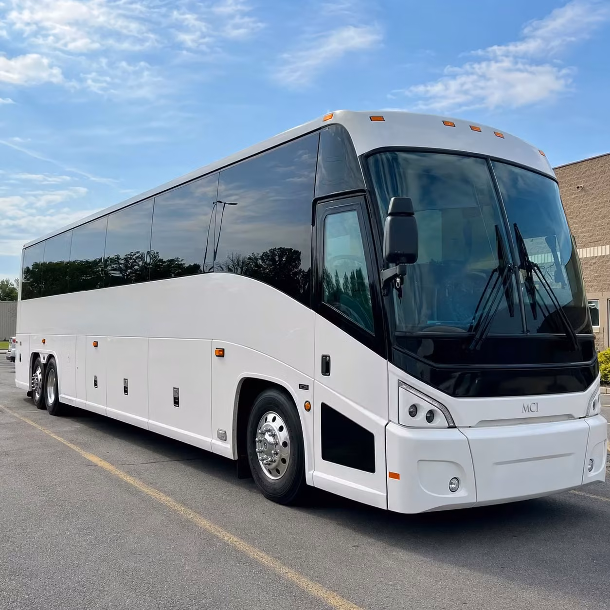 concert shuttles to boarding house park in lawrence