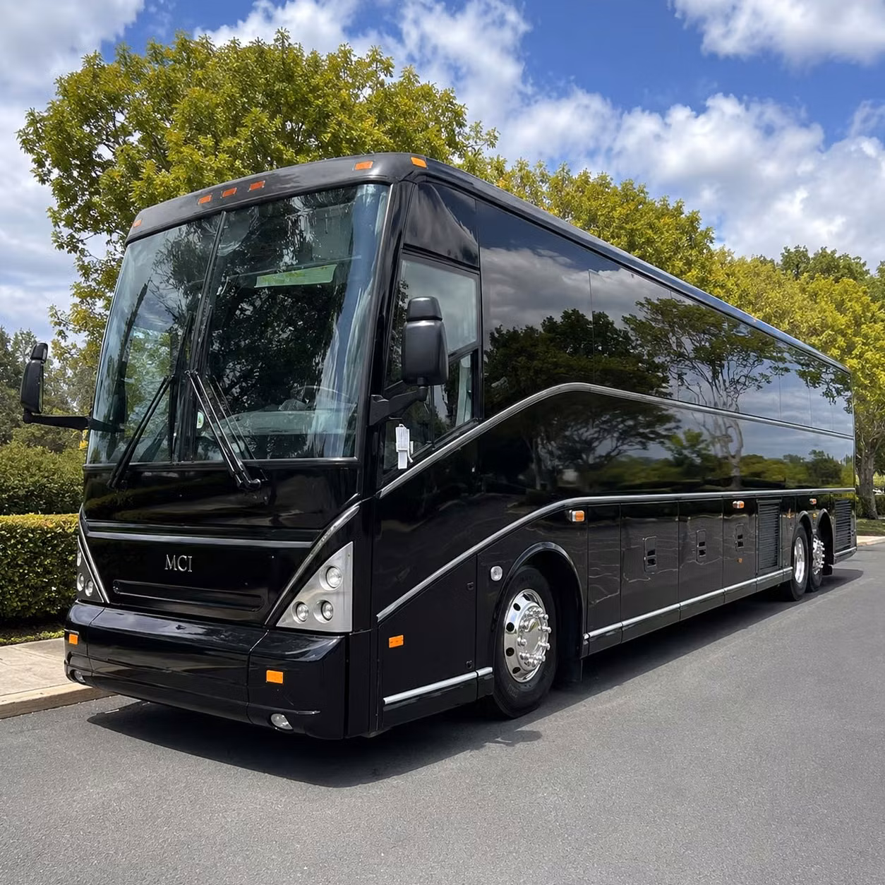 make your next lawrence corporate event seamless with private group transportation