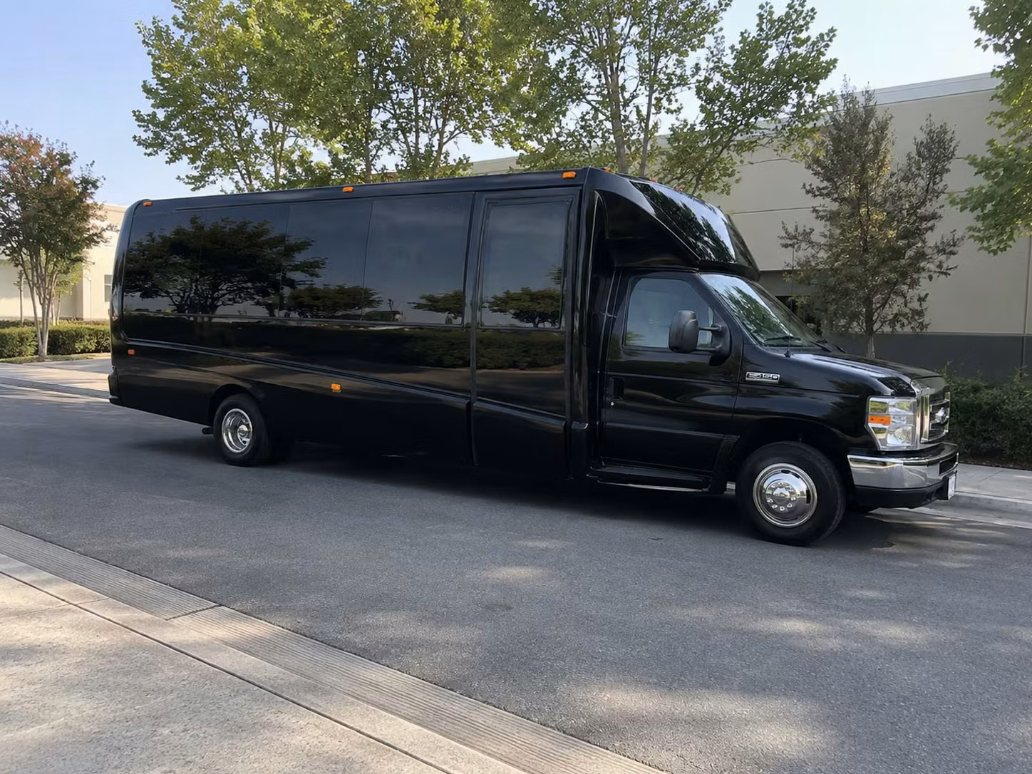party buses for lawrence prom night groups who want to arrive in style